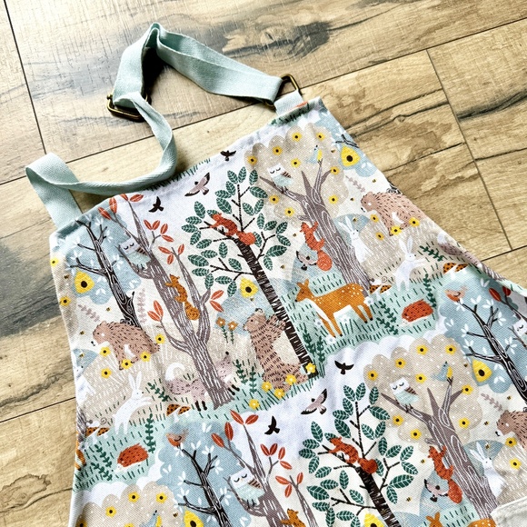 ulster weavers Accessories - NWOT Woodland Creature Ulster Weavers Cooking Apron